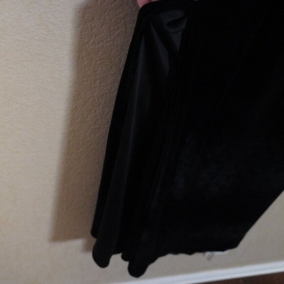 Lavetir Black Crushed Velvet Maxi Dress V Neck Side Slit 6 Strappy Witchy Goth - Picture 11 of 13